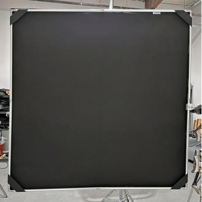 Chimera Pannello frontale nero
misure 121.9x121.9cm